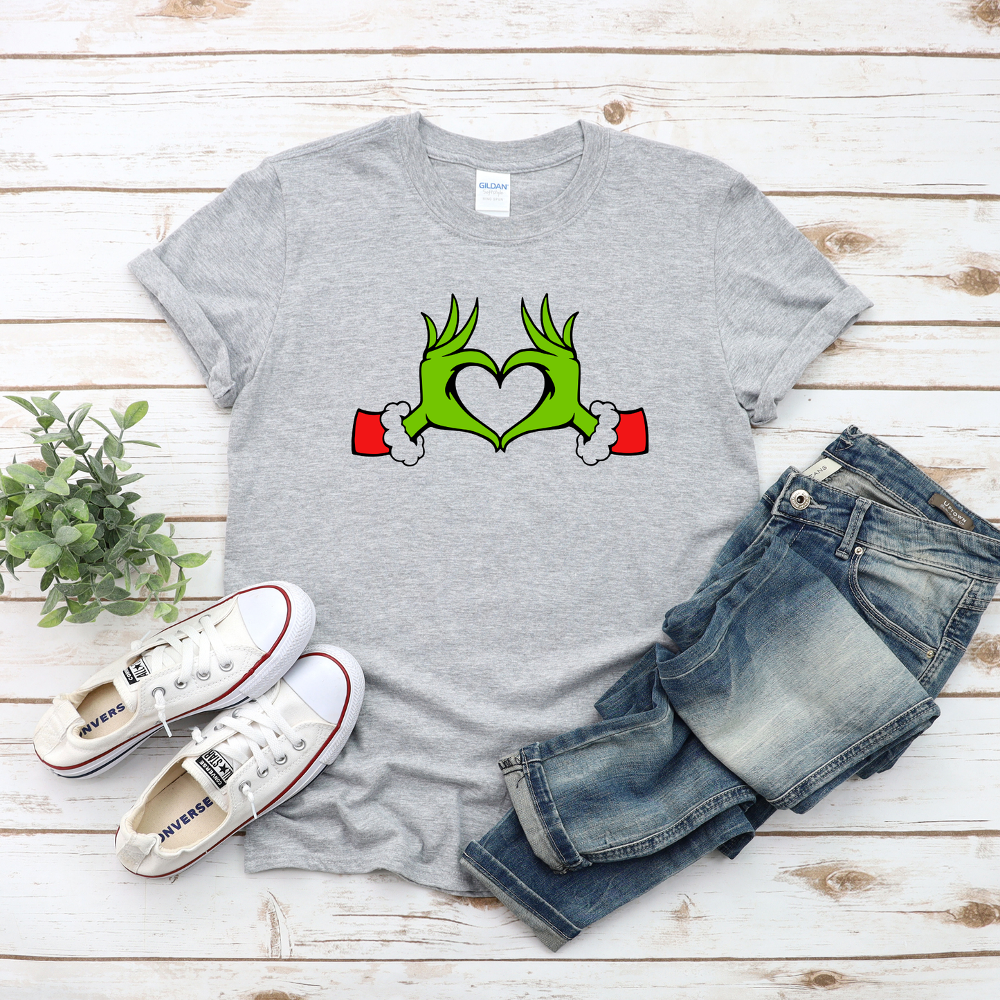 Grinch Heart Hands